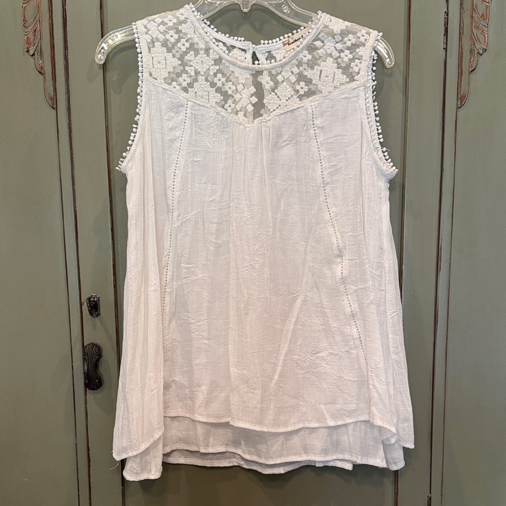 Elegant Sleeveless White Lace Top